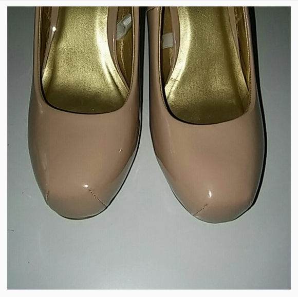 👠 Heels - Picture 9 of 9